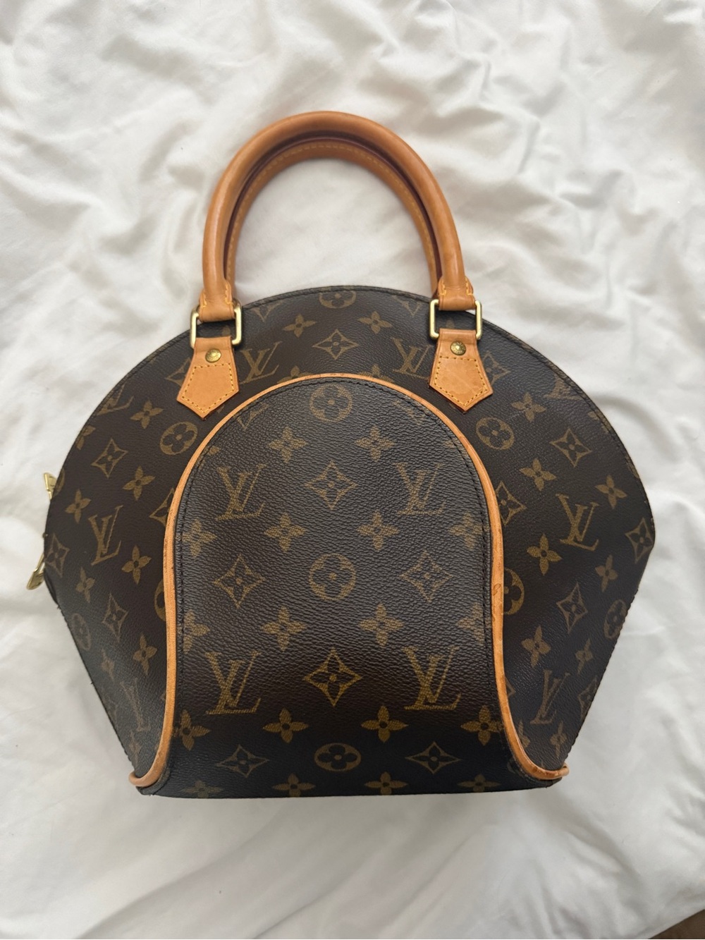 Authentic Louis Vuitton Ellipse MM Monogram Handbag – Vintage 2004/2005
